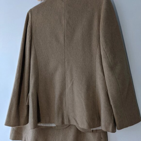 Perruzza Sportswear Wool Camel Nylon Blend Skirt Suit Beige VINTAGE Size 10 - Picture 3 of 4